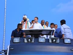 తెలంగాణ ప్రజల సొమ్మును కేసీఆర్ కుటుంబం దోచుకుంటోంది: రాహుల్ గాంధీ