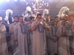 Renowned Percussionist Shivamani Graces A Pandal In Lokhandwala As He Plays 'Dhak'