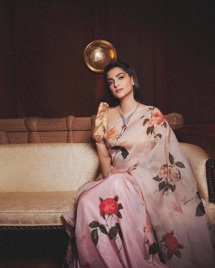 Sonam Kapoor Photo: સોનમ કપૂર ફેશનની બાબતમાં ખૂબ જ સ્ટાઇલિશ છે અને તે દરેક લુકમાં બેજોડ લાગે છે.