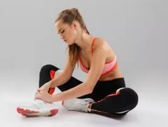 Health Tips: ਜੇਕਰ ਤੁਹਾਡੇ ਪੈਰ ਵੀ ਹੋ ਜਾਂਦੇ ਸੁੰਨ, ਤਾਂ ਹੋ ਸਕਦੇ ਇਸ ਬਿਮਾਰੀ ਦੇ ਲੱਛਣ, ਇਦਾਂ ਕਰੋ ਦੂਰ