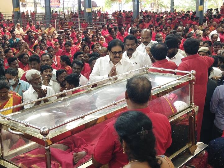 காங்கிரஸ் கட்சியின் திருநாவுக்கரசு மற்றும் செல்வப் பெருந்தகை அஞ்சலி