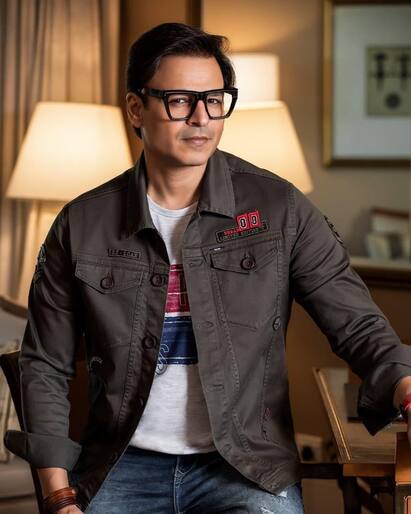 ऐश्वर्या से ब्रेकअप के सालों बाद भी नहीं भरे विवेक ओबेरॉय के जख्म, बोले - ‘मैं कमिटमेंट करके छोड़ता नहीं हूं ’ ऐश्वर्या से ब्रेकअप के सालों बाद भी नहीं भरे विवेक ओबेरॉय के जख्म, बोले - ‘मैं कमिटमेंट करके छोड़ता नहीं हूं ’