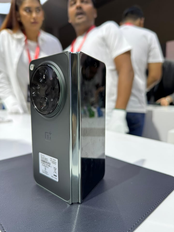 The OnePlus Open, when folded, measures 11.7mm in thickness.