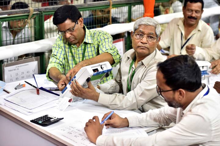 साल 1988 तक सिर्फ 21 साल तक के ही लोग किसी भी चुनाव में वोट डाल सकते थे, इसके बाद इसे घटाकर 18 साल कर दिया गया.