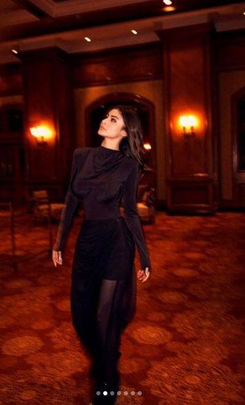 ਆਲ ਬਲੈਕ ਲੁੱਕ 'ਚ ਮੌਨੀ ਰਾਏ ਨੇ ਦਿੱਤੇ ਕਿਲਰ ਪੋਜ਼