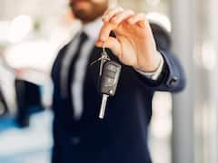 Cheapest Car Loan: फेस्टिवल सीजन में गाड़ी खरीदने की प्लानिंग? जानिए कौन सा बैंक दे रहा सबसे सस्ता कार लोन