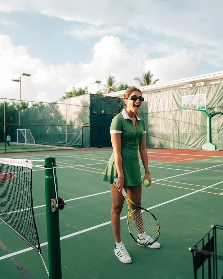 మొదటి సినిమాతోనే తన అందం, అభినయంతో ఆకట్టుకుంది. ఆ తర్వాత 'దువ్వాడ జగన్నాథం' సినిమాలో ఓ రేంజ్ లో అందాలను ఆరబోసింది.