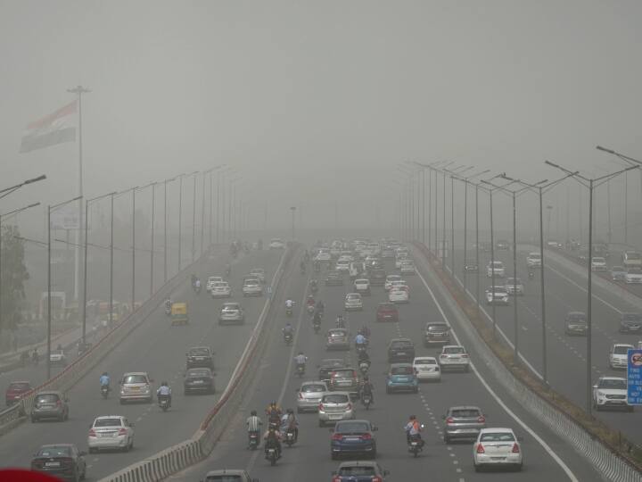 pollution threat age of people is decreasing every year due to pollution delhi people lose 12 year Pollution: प्रदूषणामुळे आयुष्य किती वर्षांनी घटतं? उत्तर ऐकून हैराण व्हाल