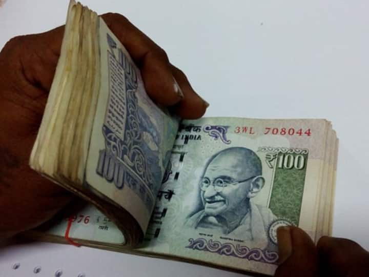 Notes Printed In India: भारत में कुल चार जगहों पर नोटों की प्रिंटिंग होती है, इसके लिए एक खास तरह के कागज का इस्तेमाल किया जाता है.