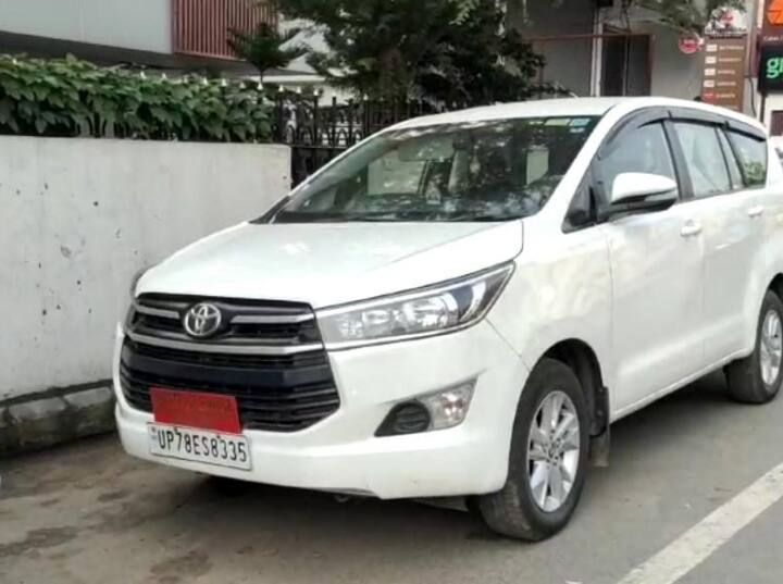 IT Raid: वाराणसी में सर्राफा व्यापारी पर तीन दिन से IT की छापेमारी जारी, करोड़ों की नगदी और गहने जब्त Varanasi IT raid on bullion trader for three days cash and jewelery worth crores seized ann IT Raid: वाराणसी में सर्राफा व्यापारी पर तीन दिन से IT की छापेमारी जारी, करोड़ों की नगदी और गहने जब्त