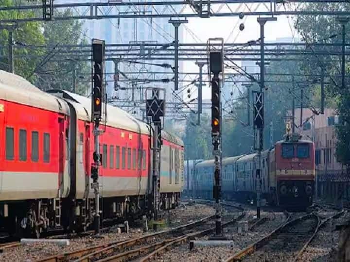 SECR Recruitment 2023: રેલ્વેમાં સ્પોર્ટ્સ ક્વોટા હેઠળ 40 થી વધુ જગ્યાઓ માટે ભરતી છે. જેના માટે ઉમેદવારોએ સત્તાવાર સાઇટની મુલાકાત લઈને તરત જ અરજી કરવી જોઈએ.