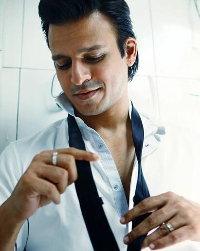 ऐश्वर्या से ब्रेकअप के सालों बाद भी नहीं भरे विवेक ओबेरॉय के जख्म, बोले - ‘मैं कमिटमेंट करके छोड़ता नहीं हूं ’ ऐश्वर्या से ब्रेकअप के सालों बाद भी नहीं भरे विवेक ओबेरॉय के जख्म, बोले - ‘मैं कमिटमेंट करके छोड़ता नहीं हूं ’