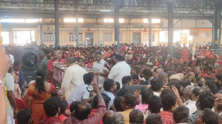 முன்னாள் முதலமைச்சர் ஓ.பன்னீர் செல்வம் அஞ்சலி செலுத்தினார்