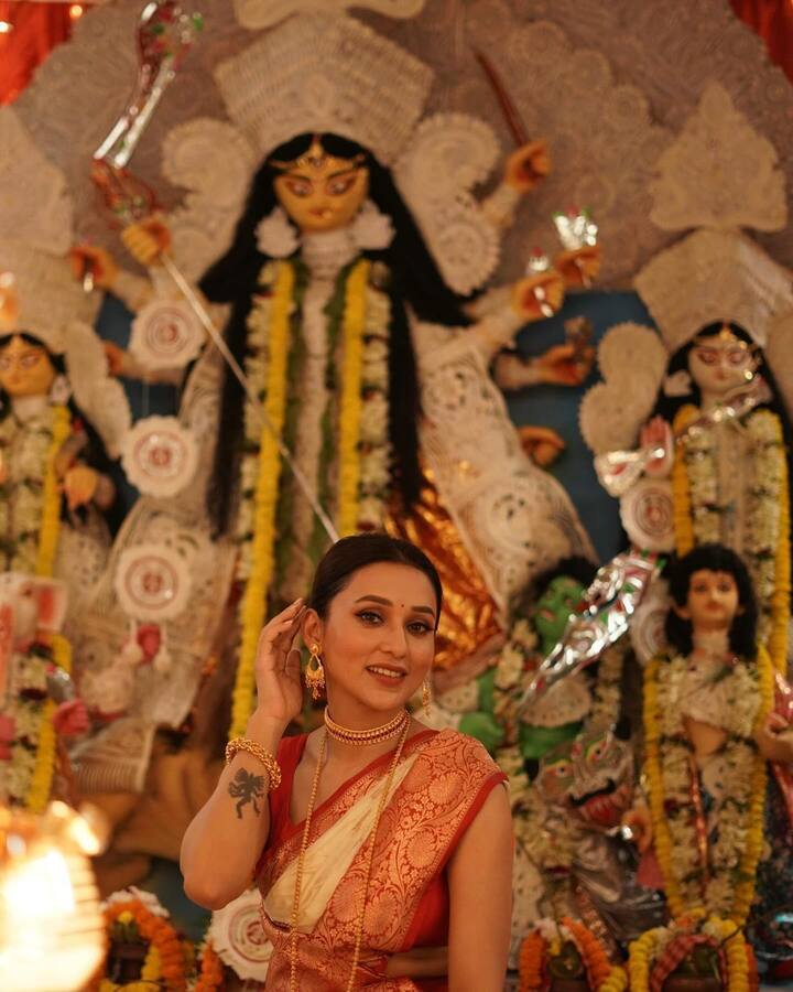 ১৯ তারিখ মুক্তি পেয়েছে মিমির নতুন ছবি 'রক্তবীজ' (Roktobeej)। এর আগে, এবিপি লাইভকে দেওয়া সাক্ষাৎকারে মিমি বলেছিলেন, 'পৃথিবীর কোনও শক্তিই আমায় ষষ্ঠীর পরে কাজ করাতে পারত না।'