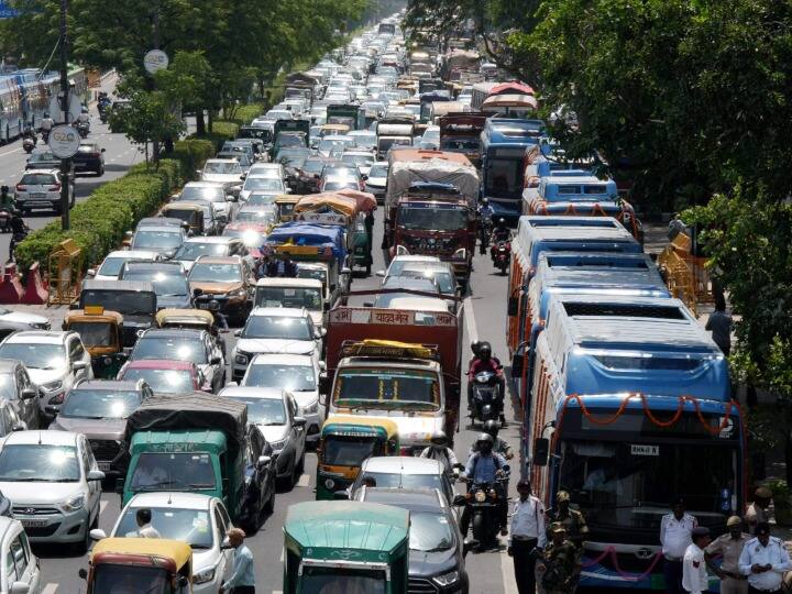 Delhi: 1 नवंबर से दिल्ली और NCR के बीच सिर्फ इन बसों को ही होगी चलने की अनुमति, CAQM का फैसला CAQM decision electric cng and bs 6 compliant diesel buses will be allowed to operate in delhi ncr Delhi: 1 नवंबर से दिल्ली और NCR के बीच सिर्फ इन बसों को ही होगी चलने की अनुमति, CAQM का फैसला