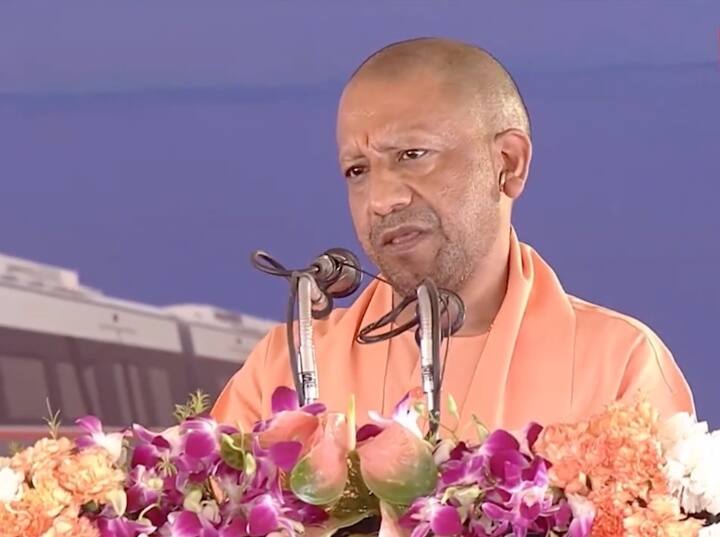 Delhi-Meerut RRTS Inauguration Yogi Adityanath said modi hai to mumkin hai Delhi-Meerut RRTS: 'मोदी है तो मुमकिन है..', रैपिड एक्स ट्रेन के शुभारंभ पर बोले सीएम योगी- दिल्ली-मेरठ की दूरी हुई कम