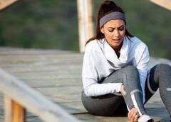 Health Tips: ਜੇਕਰ ਤੁਹਾਡੇ ਪੈਰ ਵੀ ਹੋ ਜਾਂਦੇ ਸੁੰਨ, ਤਾਂ ਹੋ ਸਕਦੇ ਇਸ ਬਿਮਾਰੀ ਦੇ ਲੱਛਣ, ਇਦਾਂ ਕਰੋ ਦੂਰ