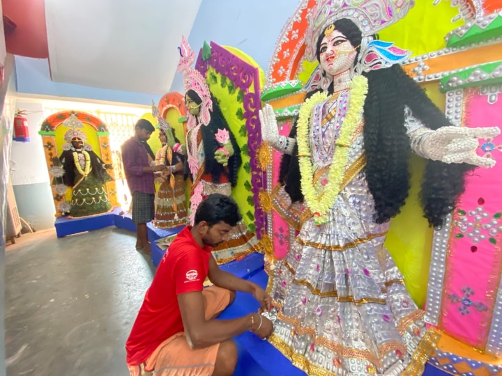 Durga Puja: पटना वासियों के लिए इस बार दशहरा होगा खास, कहीं दवा से तो कहीं पान मसाला से बनाई गई हैं मूर्तियां