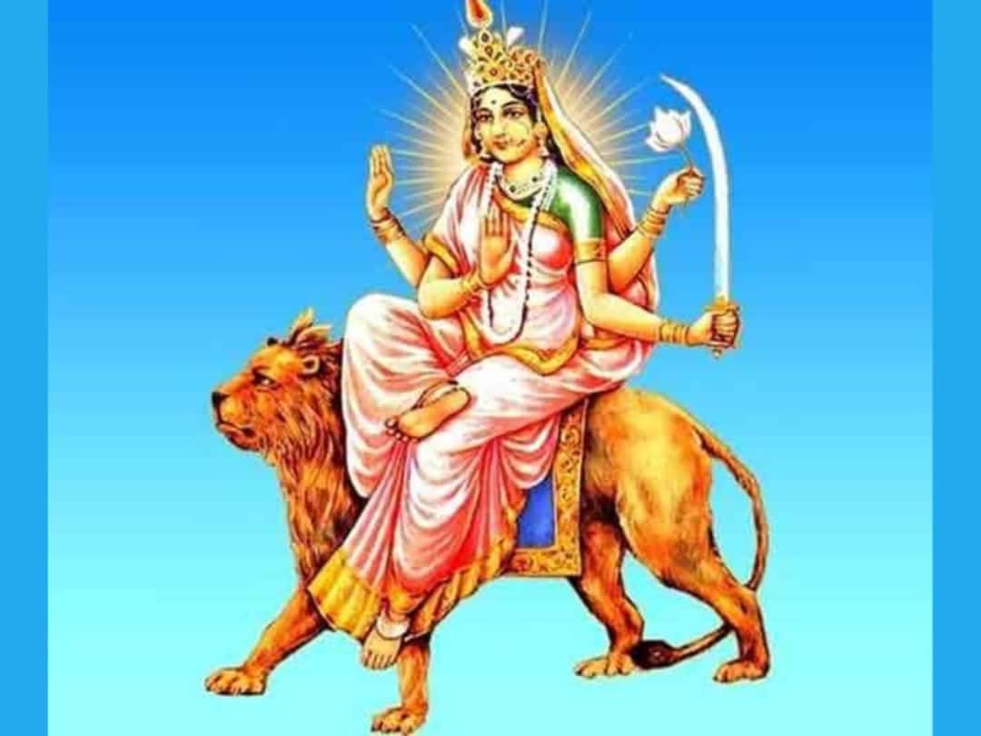 Navratri 6th Day devi katyayni puja muhurat mantra religion marathi news Navratri 6th Day : वैवाहिक जीवनात सुख-शांतीचा आशीर्वाद देणारी देवी कात्यायनी! नवरात्रीच्या 6 व्या दिवशी 'अशी' पूजा करा, जाणून घ्या