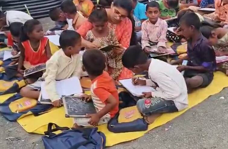 Nandurbar Latest News Garbage picker in Shahada, Nandurbar district, 30 children in the stream of education maharashtra news Nandurbar News : 'कचरा वेचणाऱ्या हातात जेव्हा, पाटी पेन्सिल येते', नंदुरबारमधील कचरावेचक मुलांच्या आयुष्यात पेटली ज्ञानाची ज्योत!