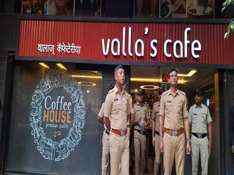 Nashik Latest News Police action mode after Nashik drug cases, action on hookah parlour, cafe Maharashtra news Nashik Crime : नाशिकचं ड्रग्ज प्रकरण चर्चेत, पोलीस अ‍ॅक्शन मोडवर, हुक्का पार्लर, कॅफे, पानटपऱ्या केल्या उध्वस्त 