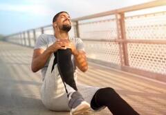 Health Tips: ਜੇਕਰ ਤੁਹਾਡੇ ਪੈਰ ਵੀ ਹੋ ਜਾਂਦੇ ਸੁੰਨ, ਤਾਂ ਹੋ ਸਕਦੇ ਇਸ ਬਿਮਾਰੀ ਦੇ ਲੱਛਣ, ਇਦਾਂ ਕਰੋ ਦੂਰ