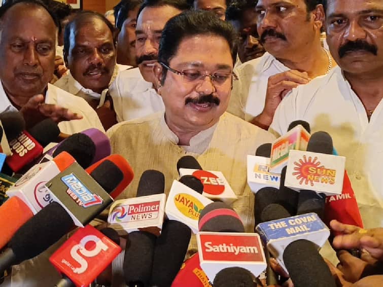 Ttv Dhinakaran said that there is no chance of admk reunification அ.தி.மு.க. மீண்டும் ஒன்றிணைய வாய்ப்பே இல்லை - சசிகலா கருத்துக்கு தினகரன் மறுப்பு