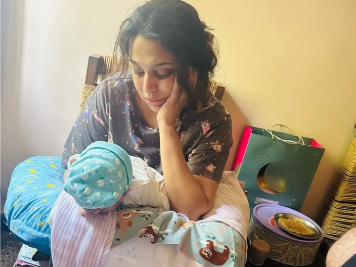 Swara Bhaskar shared a picture with daughter Rabia and wrote an emotional note क्या होता अगर ये गाज़ा में पैदा हुई होती? Israel-Palestine War के बीच स्वरा भास्कर ने बेटी के नाम लिखा ये भावुक पोस्ट