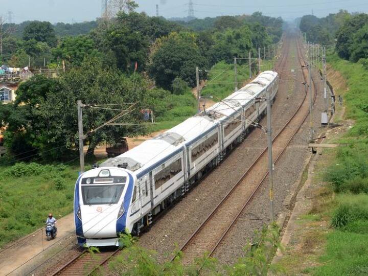 Vande Bharat Express: जम्मू और कश्मीर के लिए कब से दौड़ेगी वंदे भारत एक्सप्रेस ट्रेन? जानिए कितनी होगी स्पीड Vande Bharat Express Trains when to run for jammu and kashmir know speed others details Vande Bharat Express: जम्मू और कश्मीर के लिए कब से दौड़ेगी वंदे भारत एक्सप्रेस ट्रेन? जानिए कितनी होगी स्पीड