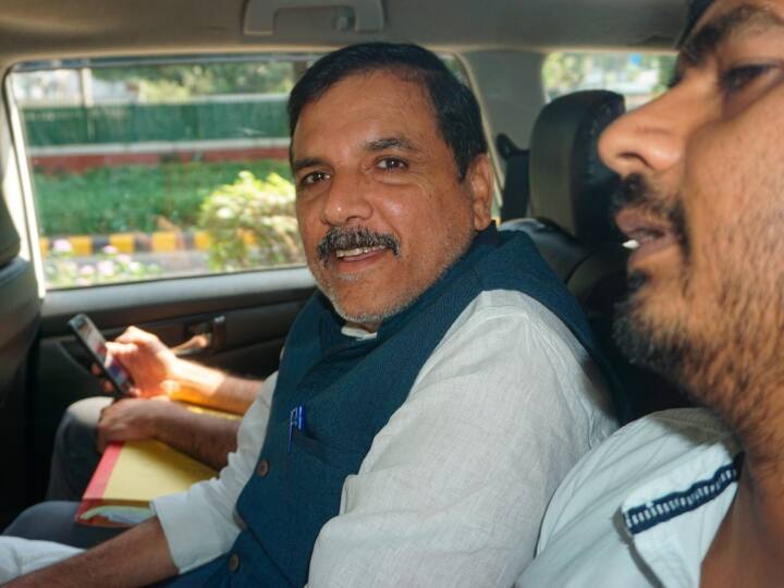 Delhi Liquor Policy Case: आप सांसद संजय सिंह को दिल्ली HC से झटका, गिरफ्तारी को चुनौती देने वाली याचिका खारिज Delhi Liquor Policy Case High Court dismissed Aam Aadmi Party MP Sanjay Singh plea challenging his remand and arrest Delhi Liquor Policy Case: आप सांसद संजय सिंह को दिल्ली HC से झटका, गिरफ्तारी को चुनौती देने वाली याचिका खारिज