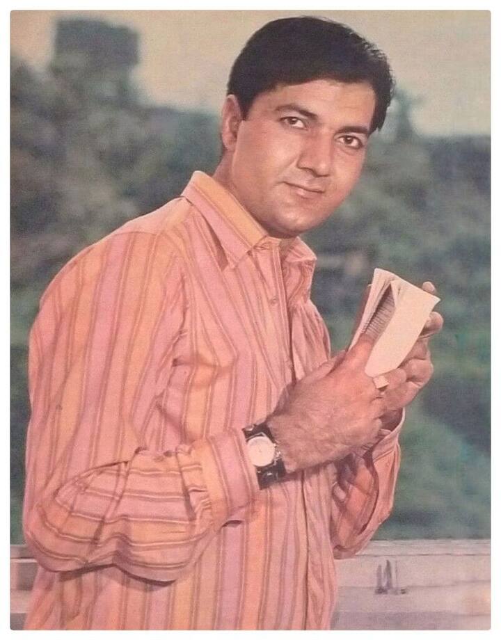 दरअसल हम बात कर रहे हैं बॉलीवुड के उम्दा एक्टर प्रेम चोपड़ा की. जिन्होंने हर फिल्म में अपनी दमदार एक्टिंग का लोहा मनवाया और विलेन बनकर भी दर्शकों के दिलों पर खास जगह बनाई. बहुत लोग जानते हैं कि फिल्मों में ज्यादात्तर नेगेटिव रोल निभाने वाले प्रेम चोपड़ा रियल लाइफ में काफी सीधे इंसान थे. बावजूद इसके एक एक्ट्रेस ने सेट पर उनको जोरदार थप्पड़ जड़ दिया था. चलिए जानते हैं क्यों.....