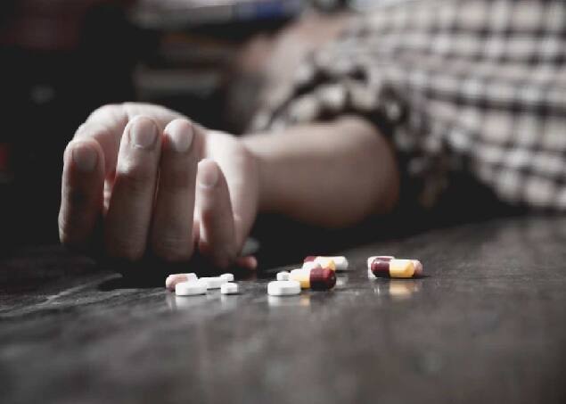 A member of the family committed suicide by drinking poison due to the torture of usurers in botad વ્યાજખોરાના ત્રાસના કારણે પરિવારનો વિખાયો માળો, ઘમકીથી કંટાળી ગટગટાવી ઝેરી દવા