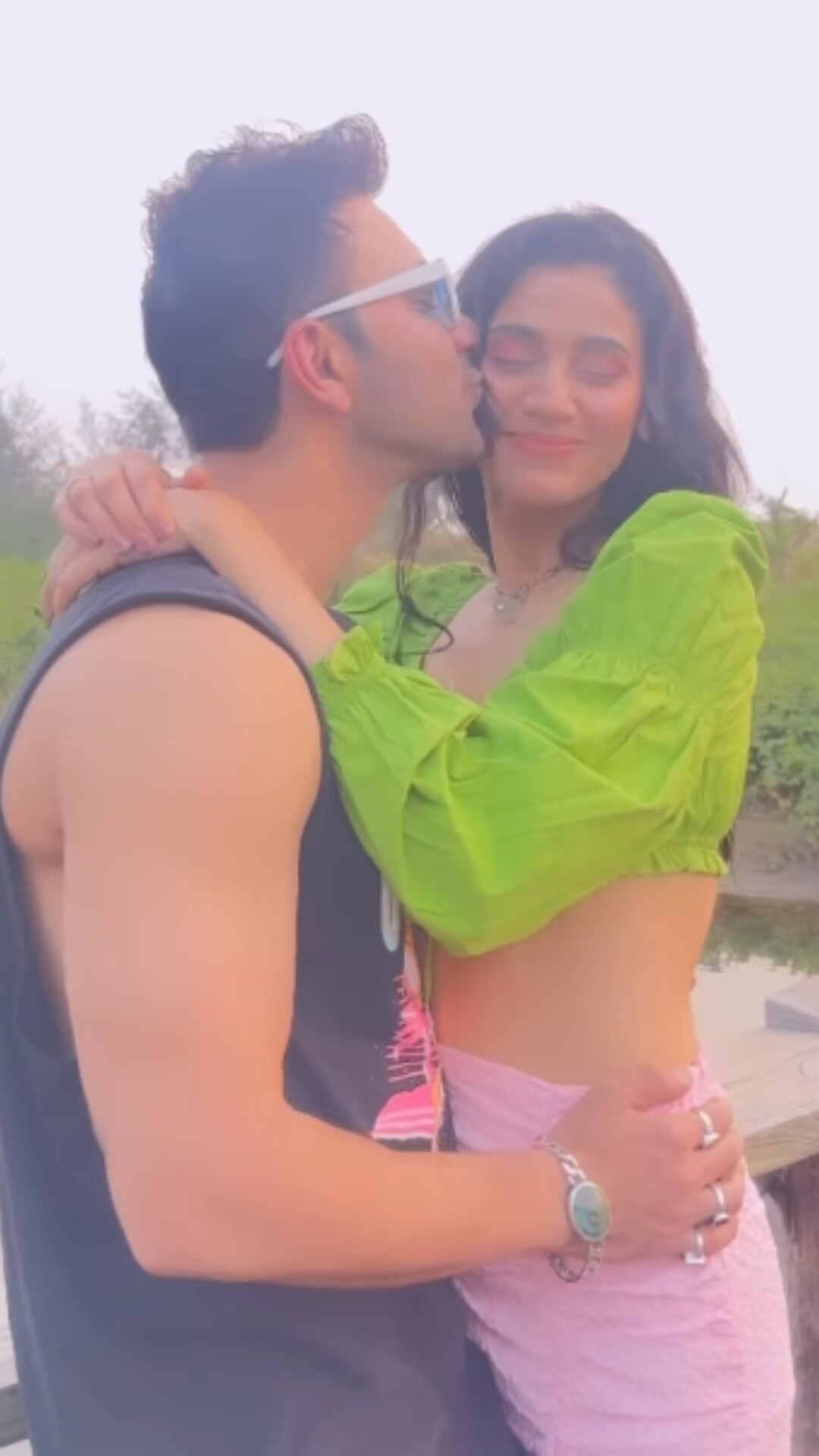 इन दिनों एक्टर अपनी लव लाइफ को