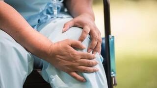 World Osteoporosis Day 2023 : ऑस्टिओपोरोसिसचा धोका कमी करायचा असेल तर, 'या' आरोग्यदायी सवयी फॉलो करा