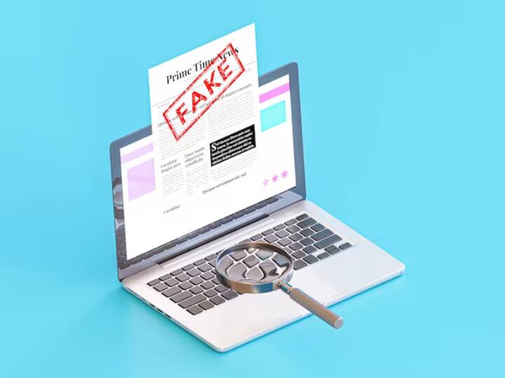 KYC डिटेल के नाम पर भी स्कैम को अंजाम दिया जा रहा है. स्कैमर्स लोगों को बैंक का अधिकारी बताकर उनकी निजी जानकारी हासिल करते हैं और फिर फ्रॉड को अंजाम देते हैं. अगर आपको ऐसा कॉल आता है तो हमेशा बैंक जाकर ही कोई भी एक्शन लें, फोन पर कोई भी जानकारी किसी को शेयर न करें.