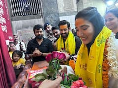 Vikrant Massey And Medha Shankar Seek Blessings At Hanuman Temple In Patna Ahead Of 12th Fail Release