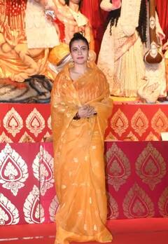 Durga Puja 2023: ਦੁਰਗਾ ਪੂਜਾ ਉਤਸਵ 'ਚ ਪੁੱਜੀ ਕਾਜੋਲ, ਦੇਵੀ ਮਾਂ ਸਾਹਮਣੇ ਝੁਕਾਇਆ ਸਿਰ, ਵੇਖੋ ਰਵਾਇਤੀ ਲੁੱਕ