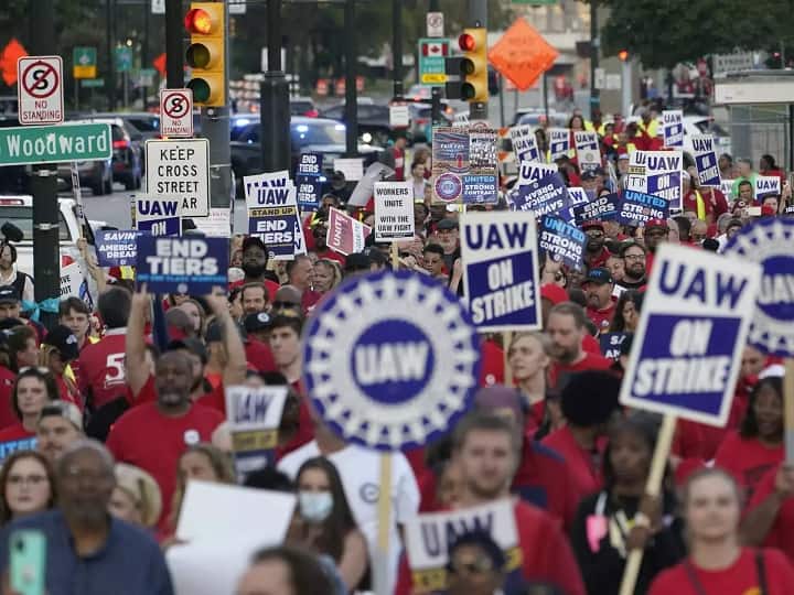 US Auto Strike: Strike going on for a month in many big companies of America, now the effect is visible all over the world.