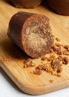 Jaggery Benefits: ਜਾਣੋ ਸਰਦੀਆਂ ਵਿੱਚ ਗੁੜ ਖਾਣਾ ਨਾਲ ਸਰੀਰ ਨੂੰ ਹੋਣ ਵਾਲੇ ਫਾਇਦਿਆਂ ਬਾਰੇ