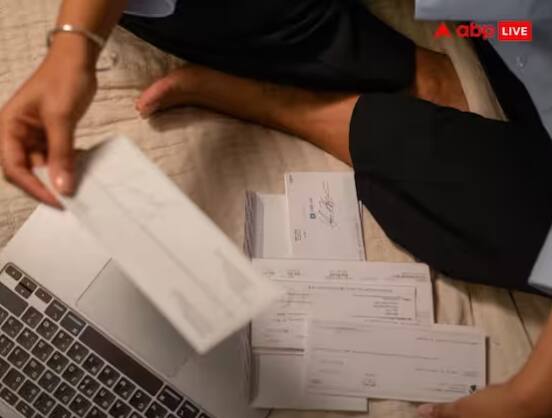 ਹਾਲਾਂਕਿ, ਇਦਾਂ ਵੀ ਨਹੀਂ ਹੁੰਦਾ ਹੈ ਕਿ ਜੇਕਰ ਤੁਸੀਂ ਚੈੱਕ 'ਤੇ ਪੈਸਿਆਂ ਦੇ ਅਖੀਰ ਵਿੱਚ 'ONLY' ਨਹੀਂ ਲਿਖਦੇ ਹੋ, ਤਾਂ ਤੁਹਾਡਾ ਚੈੱਕ ਵੈਧ ਨਹੀਂ ਮੰਨਿਆ ਜਾਂਦਾ। ਬੈਂਕ ਇਸ ਲਈ ਕਿਸੇ ਨੂੰ ਮਜਬੂਰ ਨਹੀਂ ਕਰਦਾ ਹੈ। ਹਾਲਾਂਕਿ, ਹਰ ਗਾਹਕ ਆਪਣੀ ਸੁਰੱਖਿਆ ਲਈ ਅਜਿਹਾ ਕਰਦਾ ਹੈ।