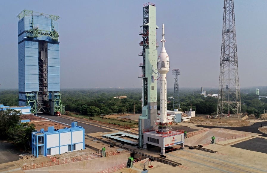 Gaganyaan Mission:TV-D1 carrying crew module and crew escape system successfully lifts off from first launch Gaganyaan Mission: ગગનયાન મિશનની પ્રથમ ટેસ્ટ ફ્લાઇટ સફળ, ક્રૂ કેપ્સૂલે દરિયામાં કર્યું સુરક્ષિત લેન્ડિંગ