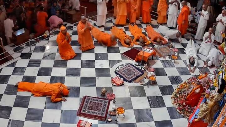 আজ থেকে পুজোর ক’দিন সারাদিন খোলা থাকবে বেলুড় মঠ (Belur Math)।