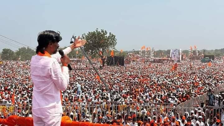 Solapur Latest News Manoj Jarange talk about maratha aarkshan says Time will not be extended now warns the government Manoj Jarange : 'एक महिना नव्हे आता एक घंटा सुद्धा वाढवून देणार नाही, आता सरकारला वळवळ करू देणार नाही, मनोज जरांगे कडाडले!