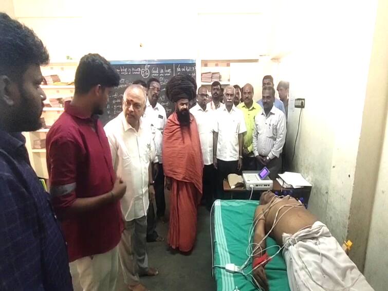 Darumapuram Atheenam who inaugurated the special medical camp in Mayiladuthurai TNN மயிலாடுதுறையில்  இருதய நோய் நோய் கண்டறியும் சிகிச்சை முகாம் - தருமபுரம் ஆதீனம் தொடங்கி வைப்பு