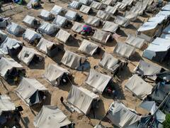 'नकबा की कड़वी यादें जैसी...', इजरायली एयरस्ट्राइक के बाद दक्षिणी गाजा में टेंट में रह रहे लोगों ने सुनाई आपबीती