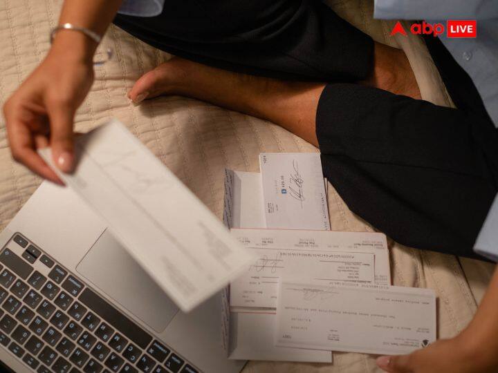 हालांकि, ऐसा भी नहीं है कि अगर आप चेक पर only नहीं लिखेंगे तो आपका चेक मान्य नहीं होगा. बैंक किसी को भी इसके लिए बाध्य नहीं करता. हालांकि, अपनी सुरक्षा के लिए हर ग्राहक ऐसा करता है.