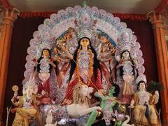 दिल्ली के 5 भव्य दुर्गा पूजा पंडाल, जहां भारी संख्या में पहुंचते हैं लोग, आज भी जरूर जाएं