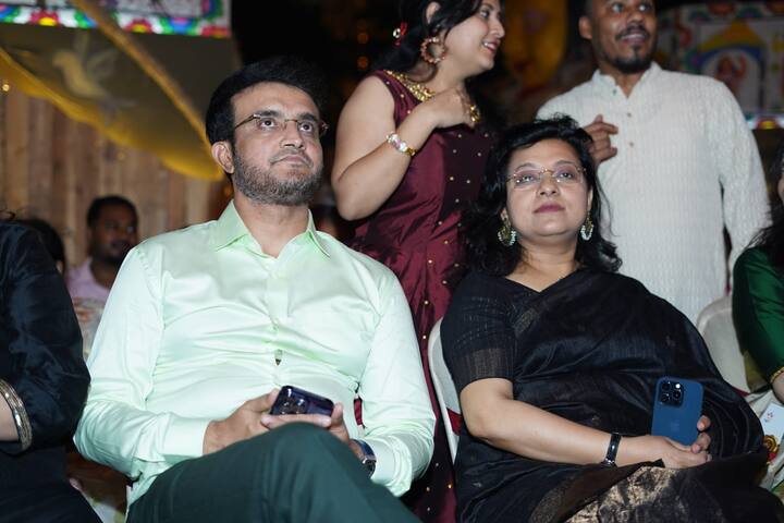 Other eminent personalities were also present at the inauguration. (Image Source: Facebook user)