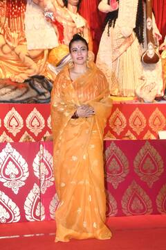 Durga Puja 2023: દુર્ગા પૂજા ઉત્સવમાં પહોંચી કાજોલે દેવી માતાના લીધા આશીર્વાદ, યલો સાડીમા એક્ટ્રેસનો જોવા મળ્યો ટ્રેડિશનલ લૂક