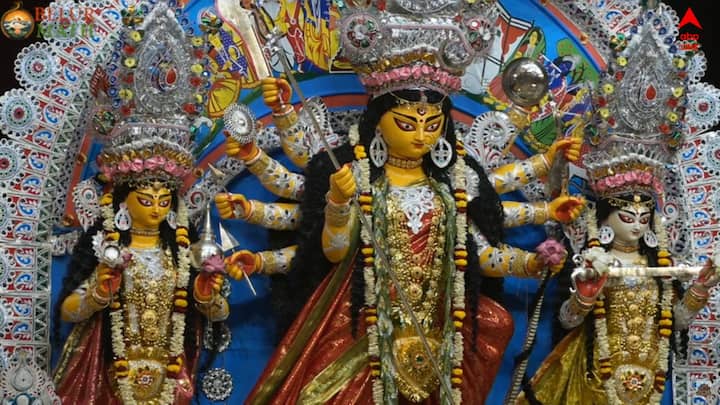 চলতি বছরে বেলুড় মঠে ১২৩ তম দুর্গাপুজো হচ্ছে। ১৯০১ সালে স্বামী বিবেকানন্দ বেলুড় মঠে দুর্গাপুজো শুরু করেছিলেন।